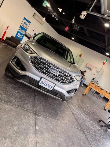 Photo of 2022 Iconic Silver Ford Edge