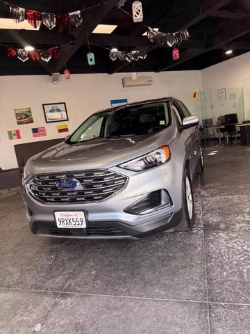 Photo of 2022 Iconic Silver Ford Edge