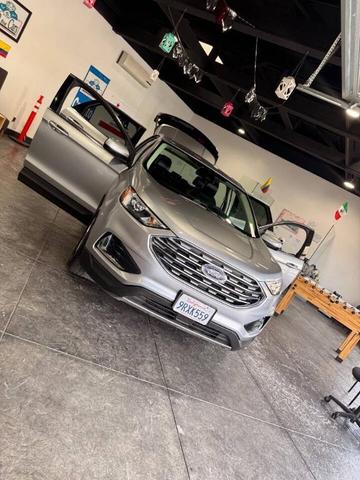 Photo of 2022 Iconic Silver Ford Edge