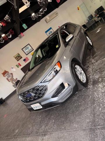 Photo of 2022 Iconic Silver Ford Edge