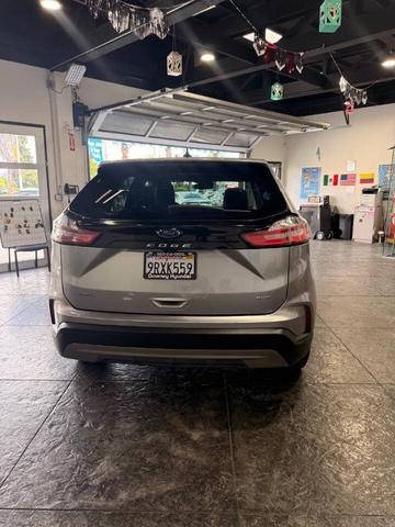 Photo of 2022 Iconic Silver Ford Edge