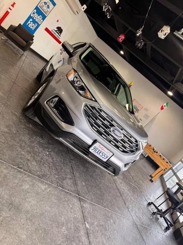 Photo of 2022 Iconic Silver Ford Edge