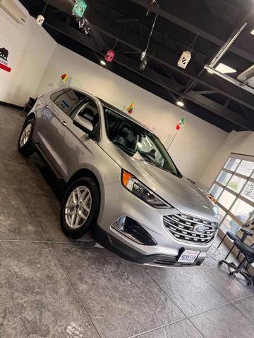 Photo of 2022 Iconic Silver Ford Edge