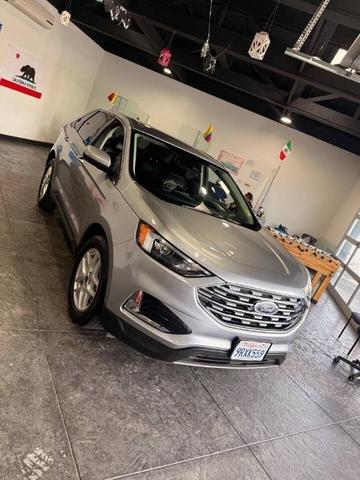 Photo of 2022 Iconic Silver Ford Edge