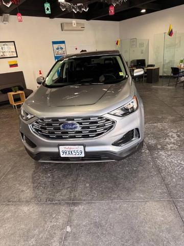 Photo of 2022 Iconic Silver Ford Edge