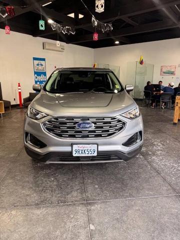 Photo of 2022 Iconic Silver Ford Edge