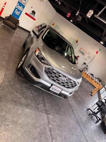 Photo of 2022 Iconic Silver Ford Edge