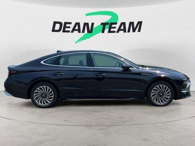 Photo of 2025 Carbon Blue Hyundai SONATA Hybrid