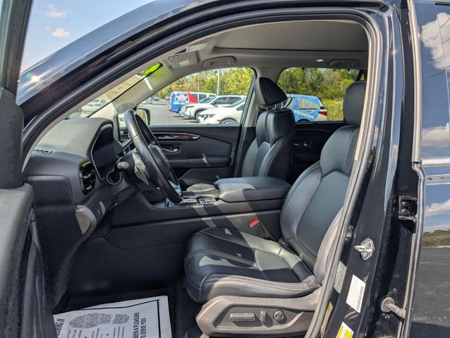 Photo of 2024 Black Honda Pilot
