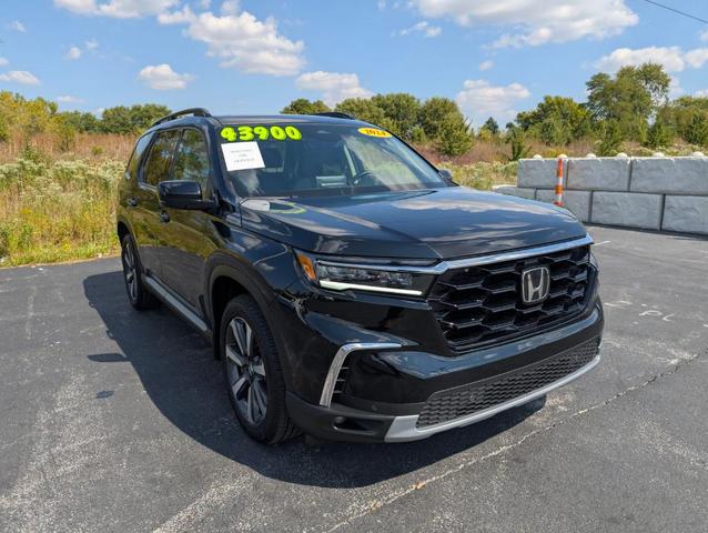 Photo of 2024 Black Honda Pilot