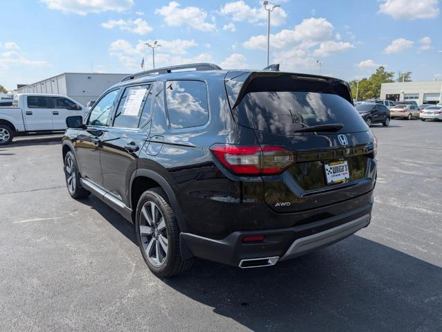 Photo of 2024 Black Honda Pilot