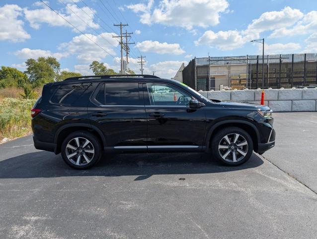 Photo of 2024 Black Honda Pilot