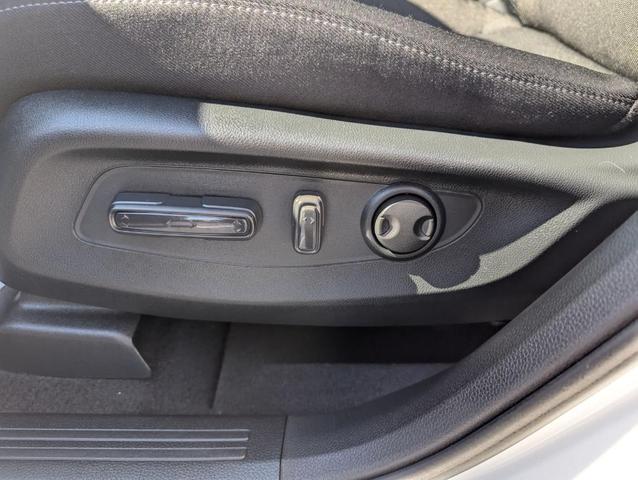 Photo of 2023 White Honda CR-V