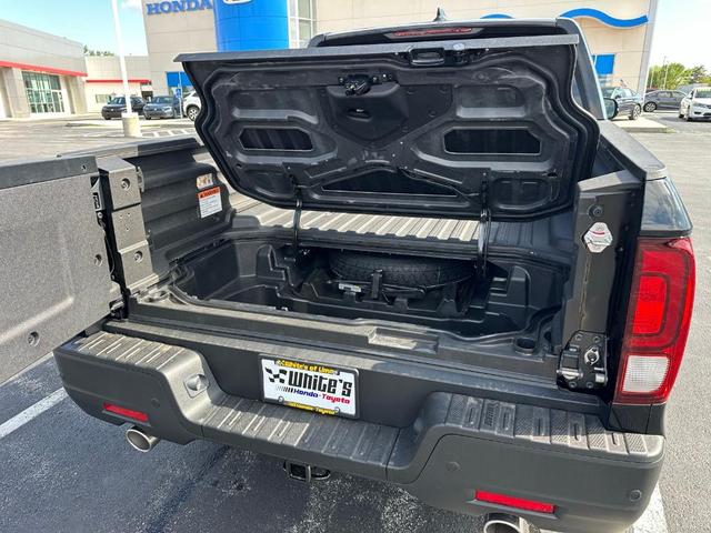 Photo of 2025 Crystal Black Pearl Honda Ridgeline