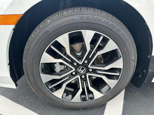 Photo of 2025 Platinum White Pearl Honda Odyssey