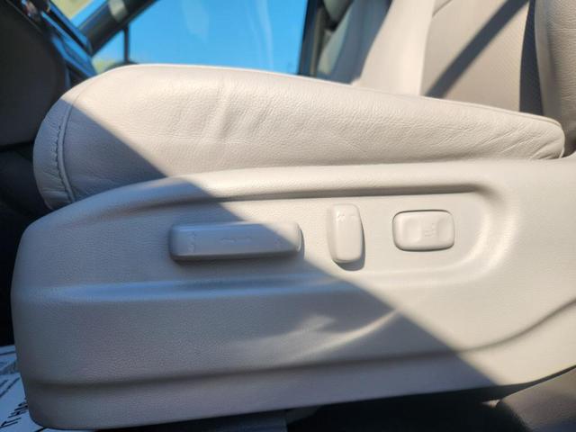 Photo of 2023 Silver Honda Passport