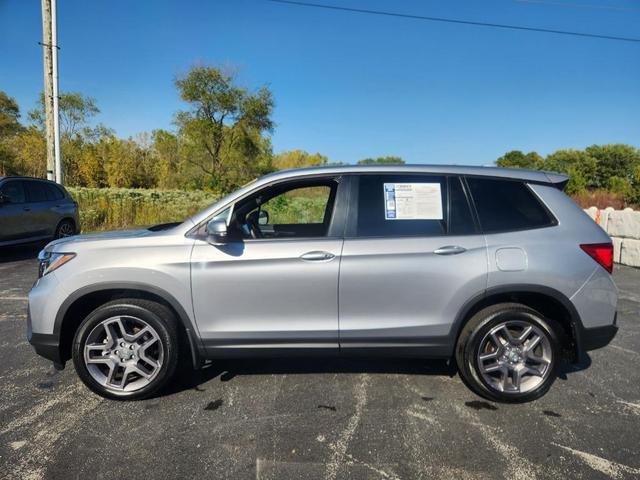 Photo of 2023 Silver Honda Passport