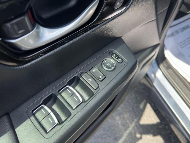 Photo of 2024 Gray Honda CR-V Hybrid