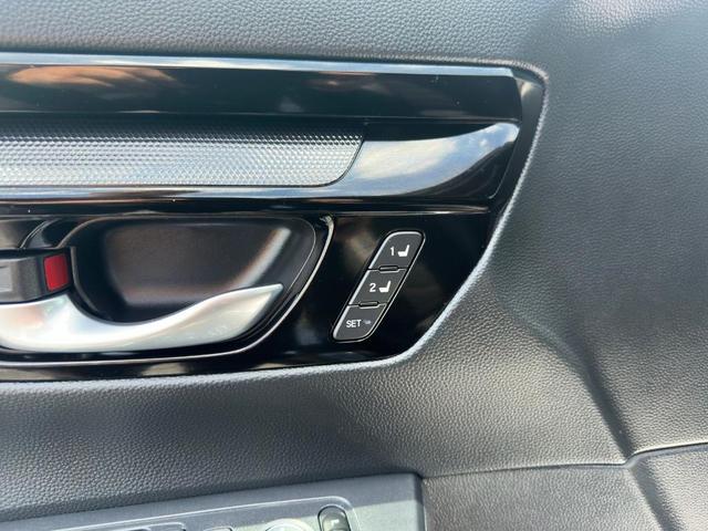 Photo of 2024 Gray Honda CR-V Hybrid