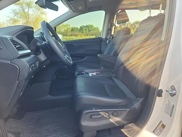 Photo of 2023 White Honda Odyssey