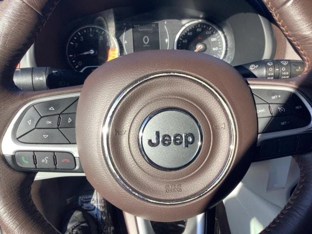 Photo of 2016 Orange Jeep Renegade