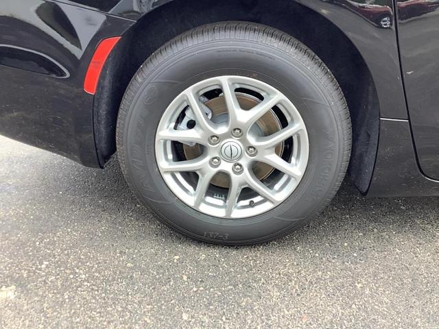 Photo of 2025 Diamond Black Chrysler Pacifica
