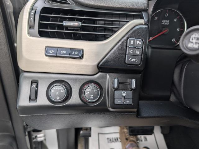 Photo of 2015 Quicksilver Metallic GMC Yukon