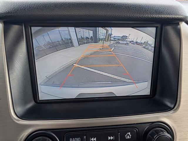 Photo of 2015 Quicksilver Metallic GMC Yukon