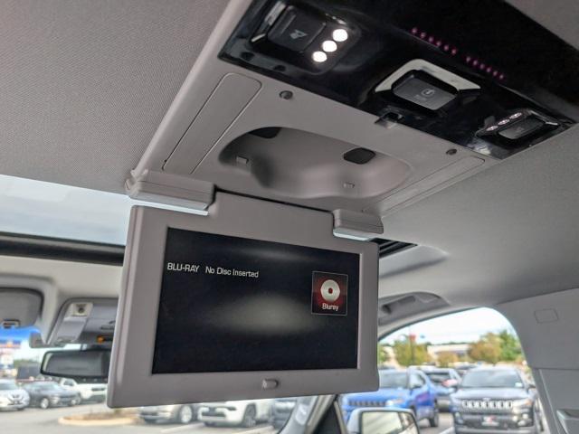Photo of 2015 Quicksilver Metallic GMC Yukon
