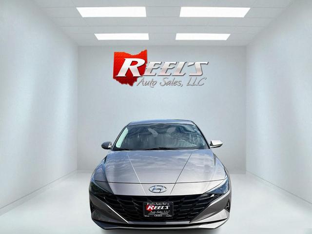 Photo of 2023 Silver Hyundai ELANTRA
