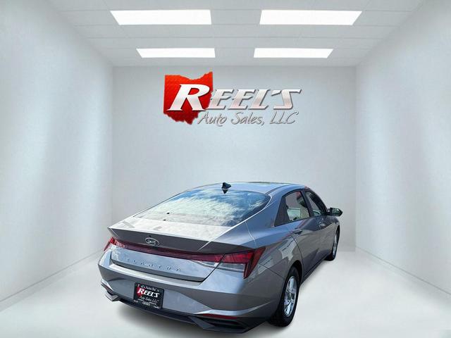 Photo of 2023 Silver Hyundai ELANTRA