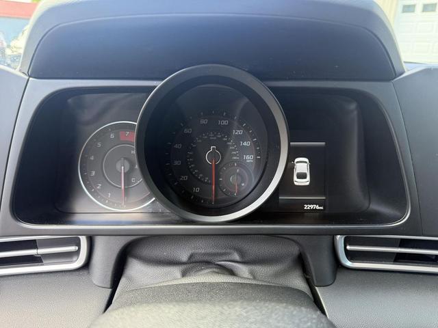 Photo of 2023 Silver Hyundai ELANTRA