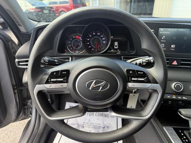 Photo of 2023 Silver Hyundai ELANTRA