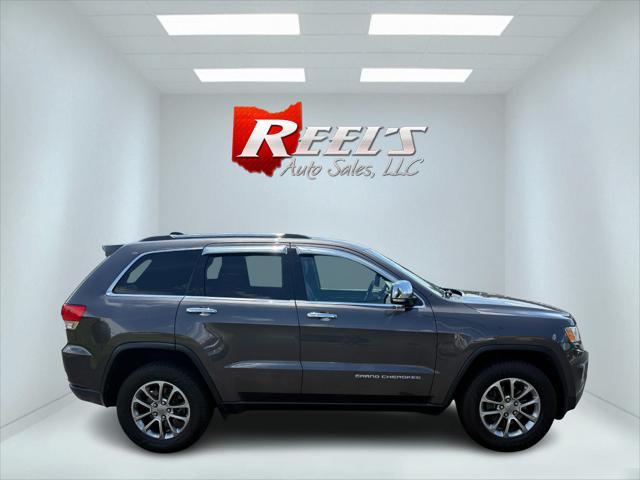 Photo of 2015 Gray Jeep Grand Cherokee