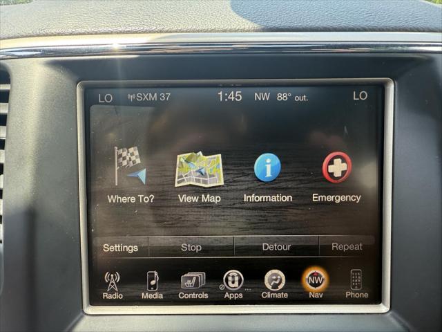 Photo of 2015 Gray Jeep Grand Cherokee