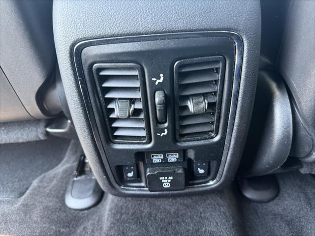 Photo of 2015 Gray Jeep Grand Cherokee