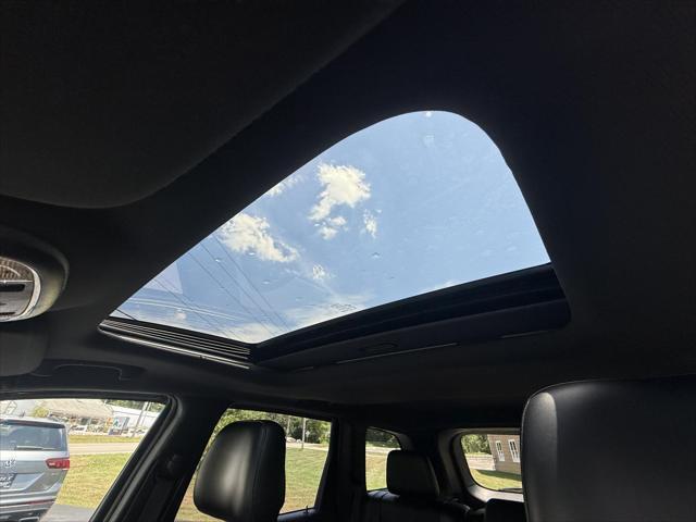 Photo of 2015 Gray Jeep Grand Cherokee