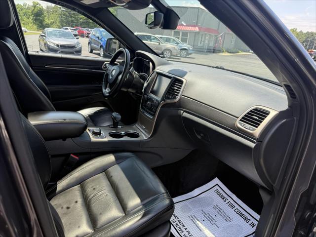 Photo of 2015 Gray Jeep Grand Cherokee