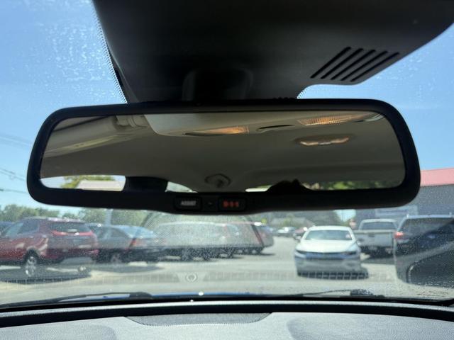 Photo of 2015 Blue Chrysler 200