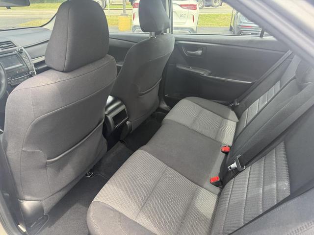 Photo of 2015 Gold Toyota Camry Hybrid