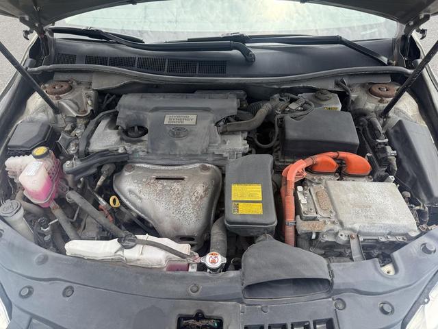 Photo of 2015 Gold Toyota Camry Hybrid