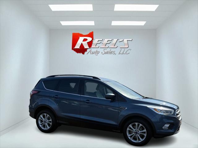 Photo of 2018 Blue Ford Escape