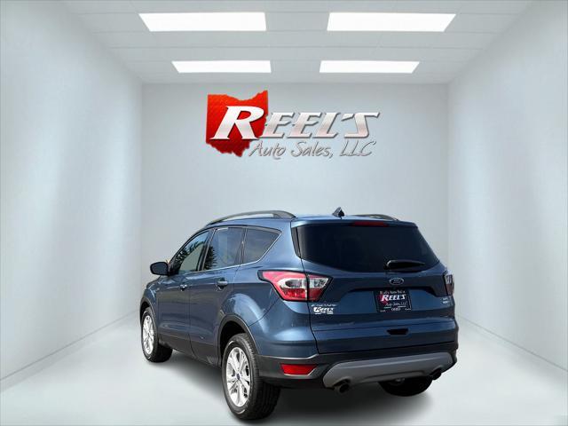 Photo of 2018 Blue Ford Escape