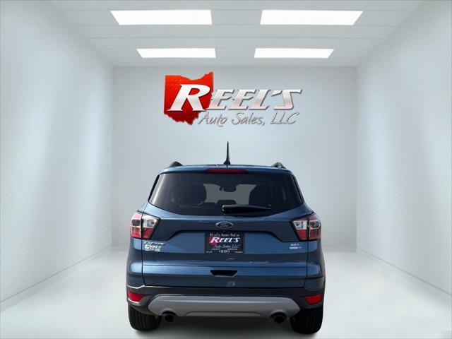 Photo of 2018 Blue Ford Escape