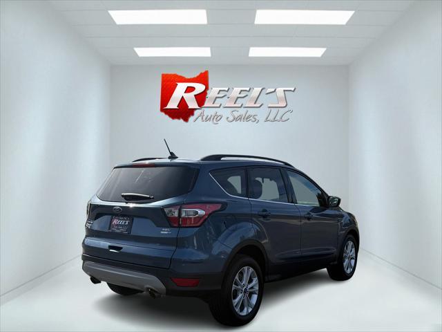 Photo of 2018 Blue Ford Escape