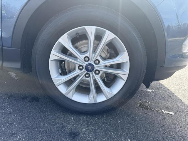 Photo of 2018 Blue Ford Escape