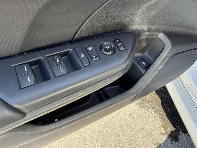 Photo of 2019 White Honda Civic