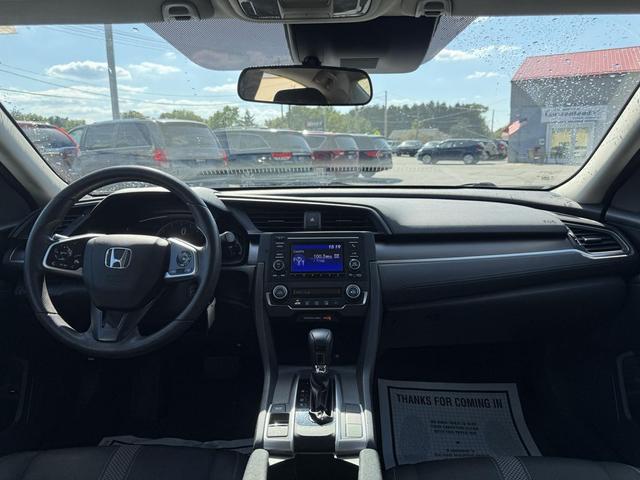 Photo of 2019 White Honda Civic
