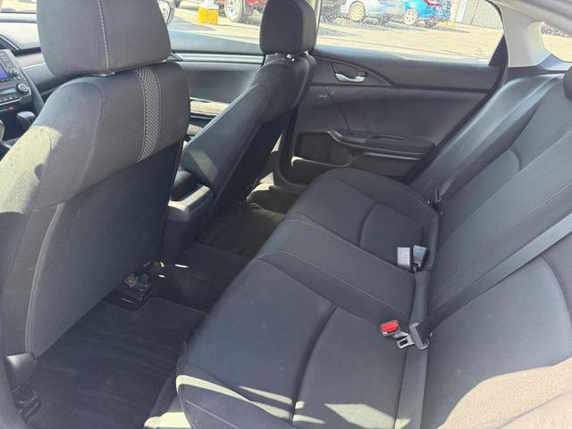 Photo of 2019 White Honda Civic