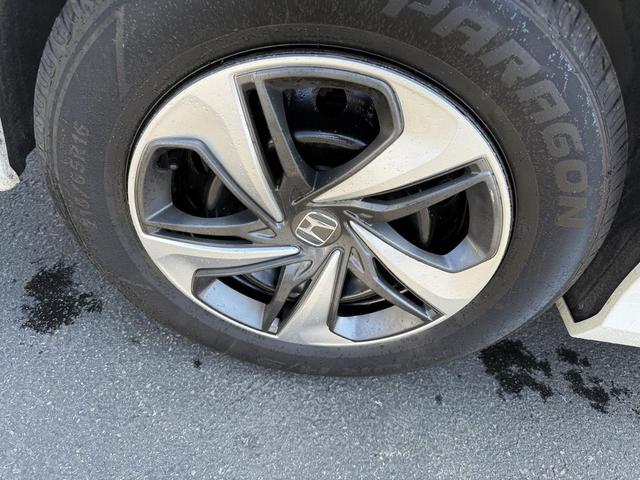 Photo of 2019 White Honda Civic